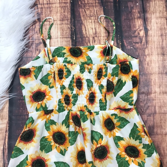 << Sunflower Wrap Bow Sun Dress Floral >> - Picture 7 of 8